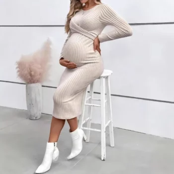 Long-sleeved maternity dress with elegant twist and fit, a one-piece maternity dress